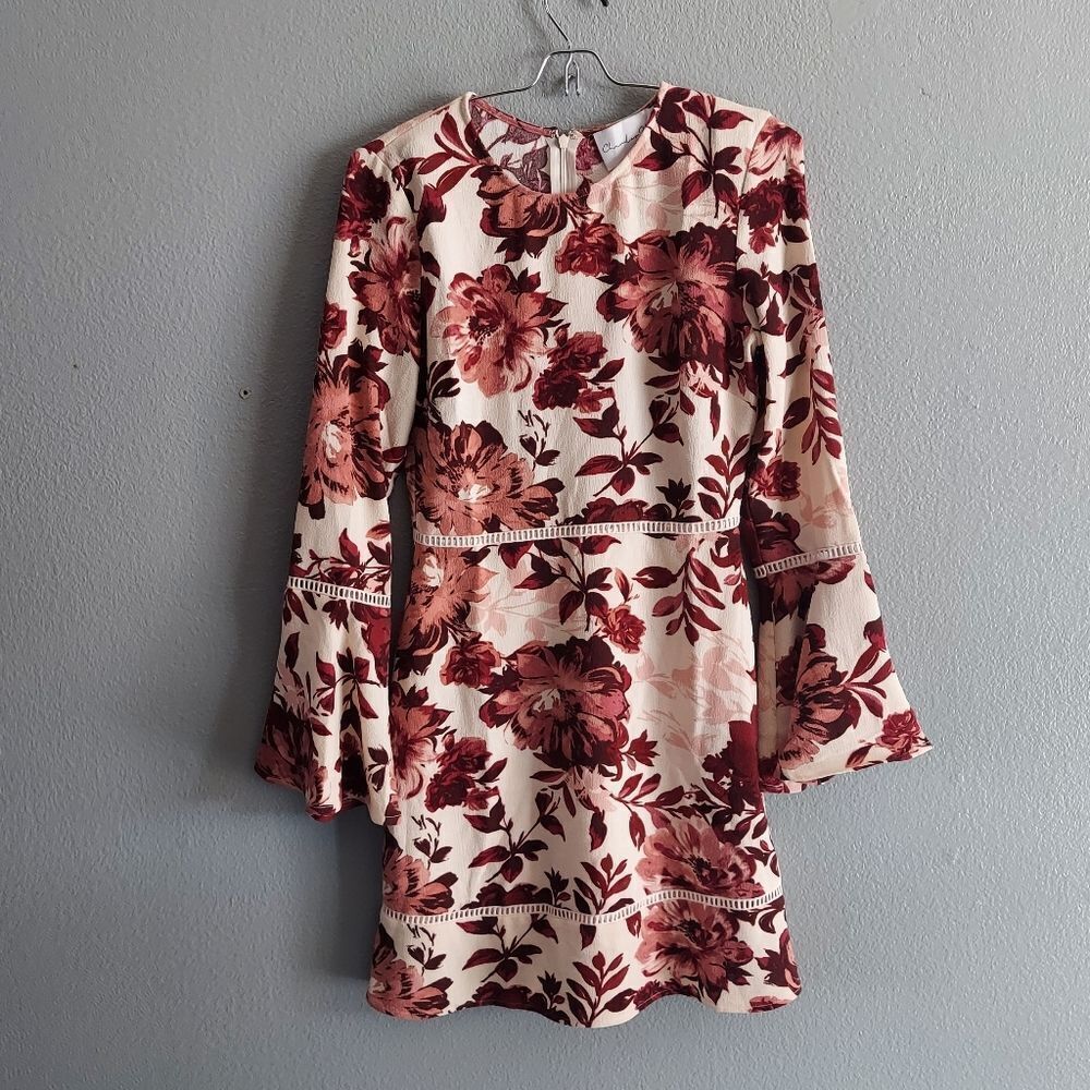 CHARLES HENRY Women's Bell Sleeve Floral Mini Dress Size SP In Blush/Burgundy